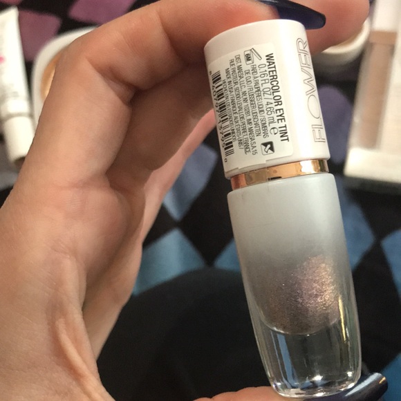 ✨🆕BNIP!Flower By Drew Barrymore Makeup & Skincare Set✨ - Picture 8 of 16